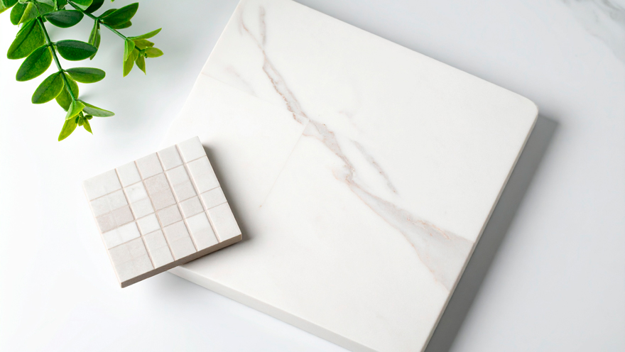 Piastrella grande e piccola