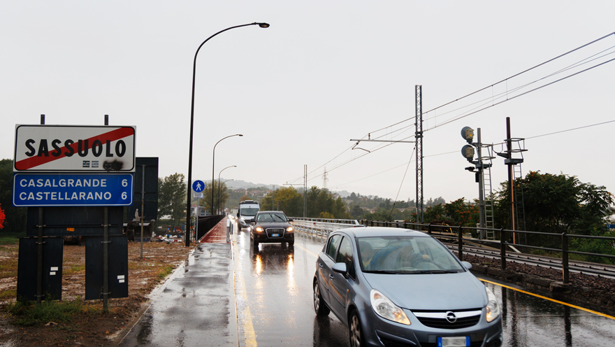 Auto in transito sul Ponte della Veggia 28/7/2025